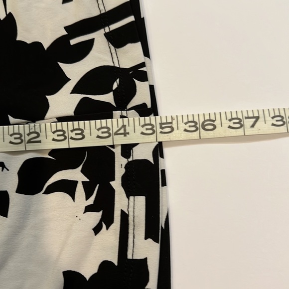 Dress - Picture 5 of 7